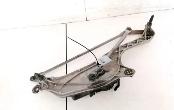 Renault Laguna II Front wiper linkage and motor