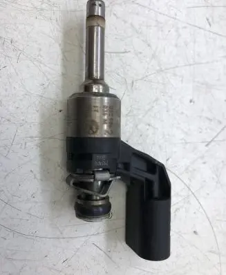 Volkswagen Golf VI Fuel injector 03C906036M