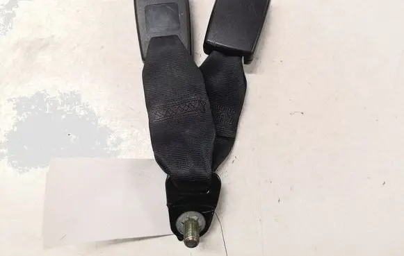 Mazda 3 I Rear seatbelt buckle