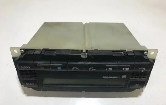 Volkswagen PASSAT B5 Climate control unit