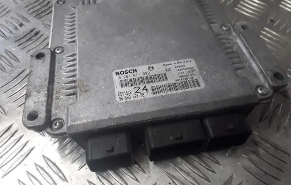 Peugeot 807 Engine control unit/module 0281011522