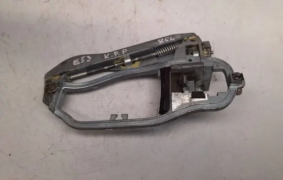 BMW X5 E53 Front door exterior handle/bracket 51218243615