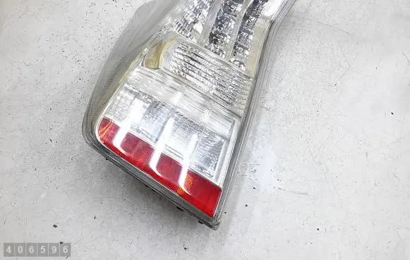 Toyota Prius (XW30) Rear/tail lights p8007