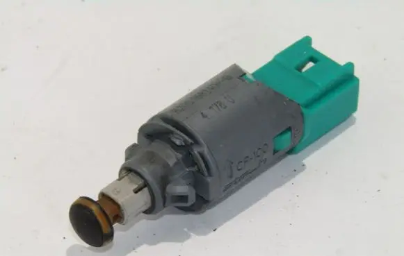 Clutch pedal sensor