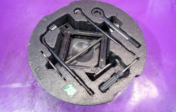 Hyundai i30 Tool set 091492L100