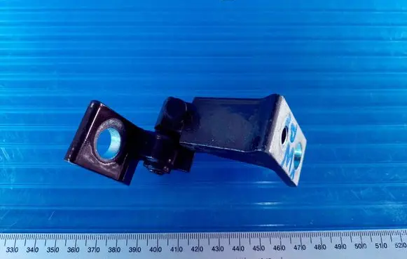 Volkswagen PASSAT B8 Rear door lower hinge 8V5833404C