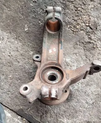 Front wheel hub