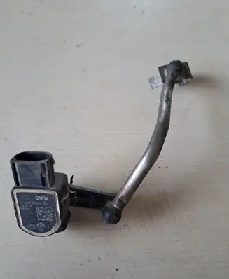Headlight/headlamp level sensor