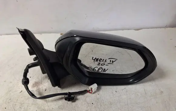 Toyota Yaris XP210 Front door electric wing mirror 