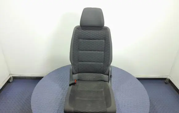 Volkswagen Cross Touran I Second row seats 