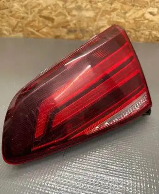 Volkswagen e-Golf Rear/tail lights 5G0945094AG L90124375