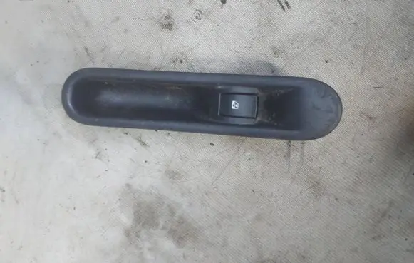 Renault Espace IV Electric window control switch 8200327947