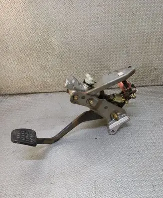 Toyota Previa (XR30, XR40) II Clutch pedal 