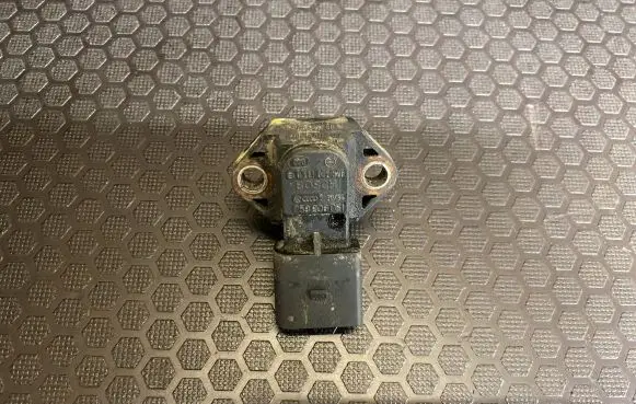 Audi A6 S6 C5 4B Air pressure sensor 059906051 0281002326