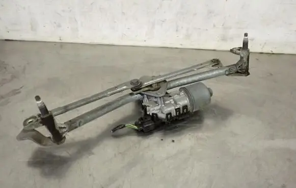 Volkswagen Polo IV 9N3 Front wiper linkage 