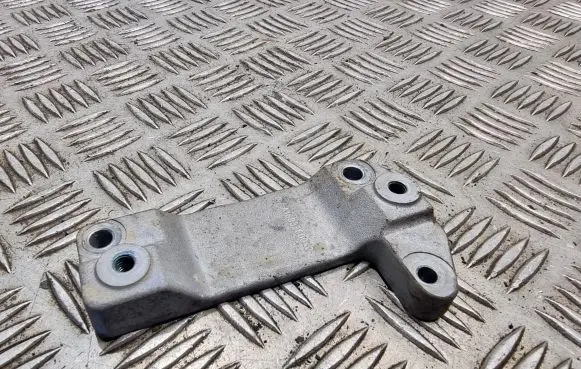 Mercedes-Benz B W245 Engine mounting bracket A1693760042