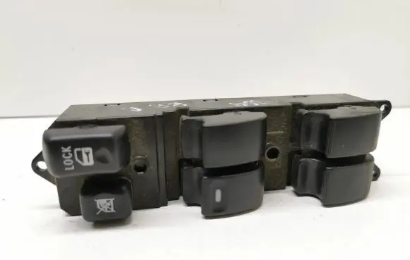 Mitsubishi Lancer X Electric window control switch 8608A058