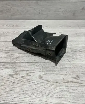 BMW 7 E38 Air intake duct part 8235260