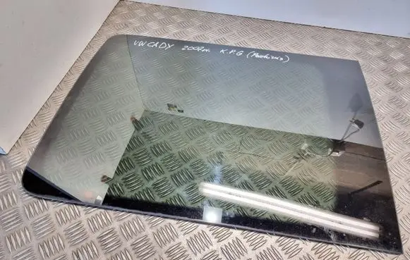 Volkswagen Caddy Side middle window/glass 