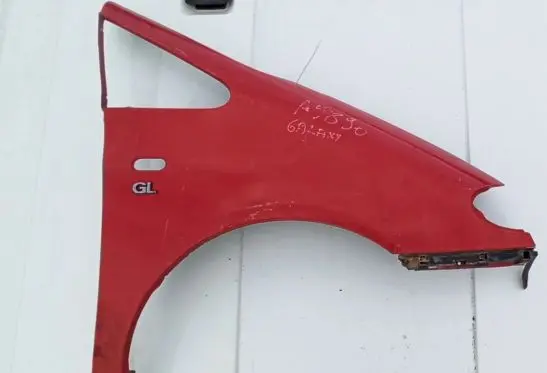 Ford Galaxy Fender Raudona
