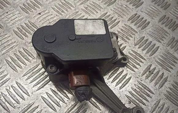 Opel Vectra C Intake manifold valve actuator/motor 55205127