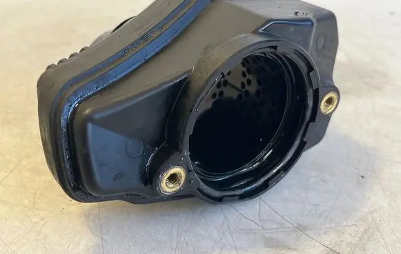 BMW X6 F16 Intake resonator 8513672