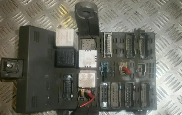 Renault Laguna I Fuse box set