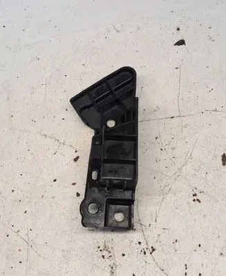 Honda HR-V Rear bumper mounting bracket 17847