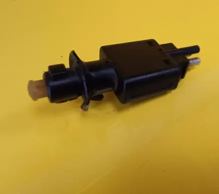 Mercedes-Benz C W202 Brake pedal sensor switch 0005457709