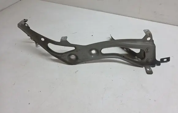 BMW 2 F45 Fender mounting bracket 7297202