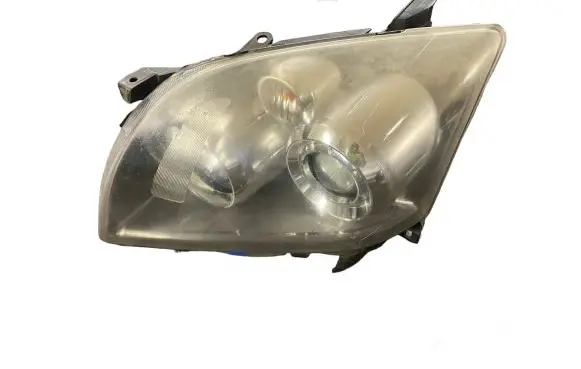 Toyota Avensis T250 Headlight/headlamp