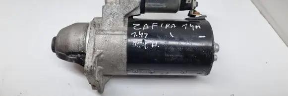Opel Zafira C Starter motor 55572440