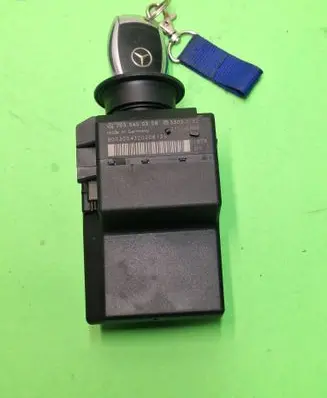 Mercedes-Benz C W203 Ignition lock 2035450308 33002104 33002102