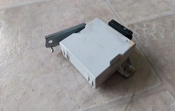 Toyota Corolla Verso AR10 Window wiper relay 859400F010A