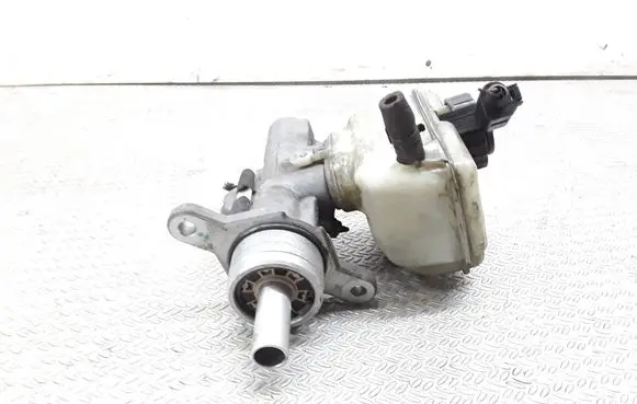 Volkswagen Golf V Master brake cylinder 1K1611301C