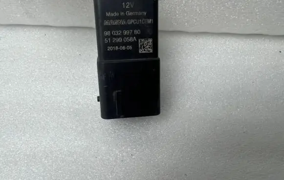 Peugeot 3008 II Glow plug pre-heat relay 9803299780