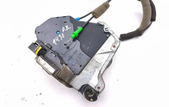 Lexus IS 220D-250-350 Front door lock 9C2308