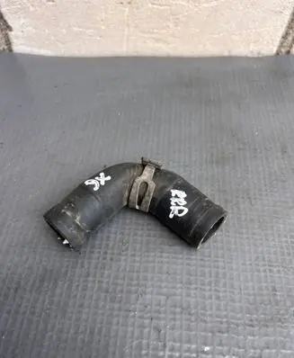 Engine coolant pipe/hose