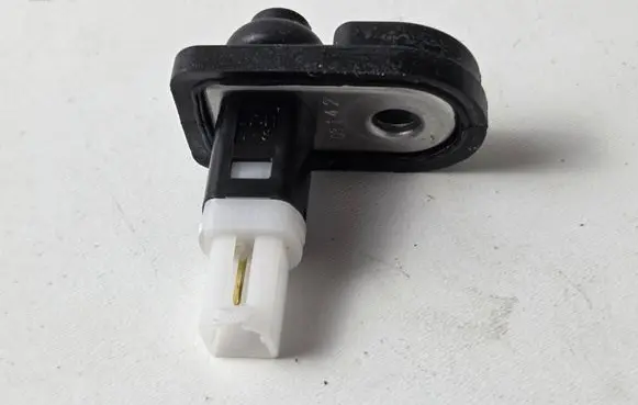 Hyundai i20 (BC3 BI3) Front door sensor 003142 LF41