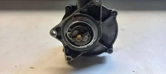 Audi A6 S6 C5 4B Vacuum pump 057145100A 72260803D 03T238079