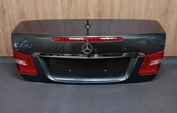 Mercedes-Benz E A207 Tailgate/trunk/boot lid 