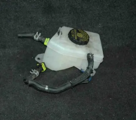 Lexus NX Brake fluid reservoir 