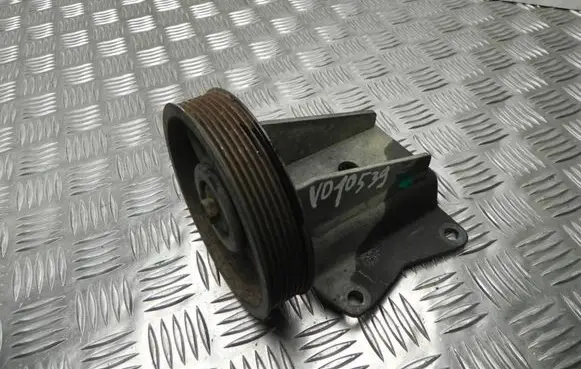 Nissan Pathfinder R51 Engine mounting bracket VD10539