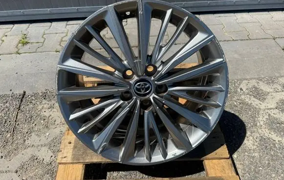 Toyota Avensis T270 R18 alloy rim 4261105400 HL49311