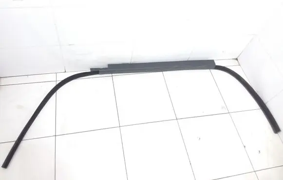 Mercedes-Benz E A207 Front door rubber seal A2076920476