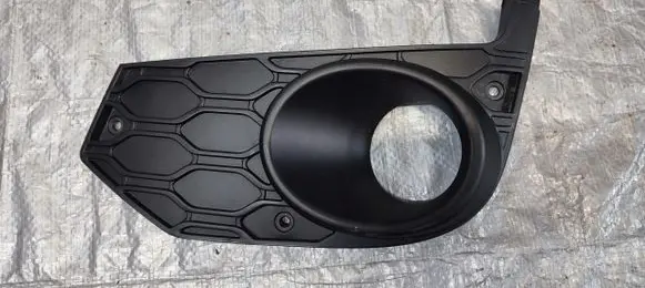 Iveco Daily 4th gen Front fog light trim/grill 5801562216