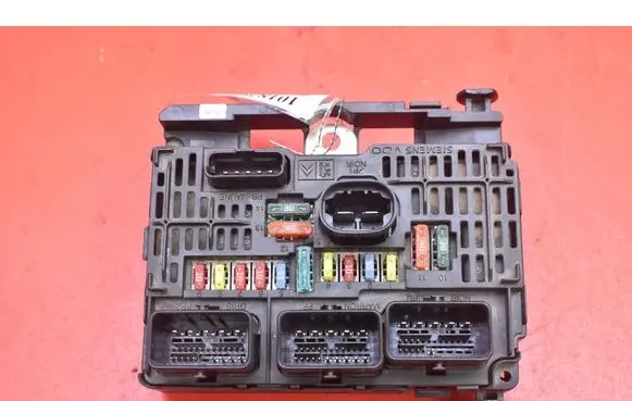 Citroen C4 I Fuse box set 9661682980