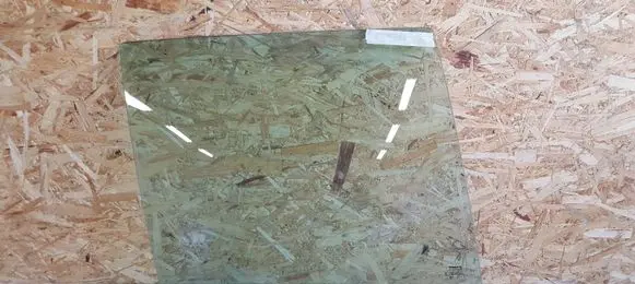 Volvo XC90 Rear door window glass 43R001582