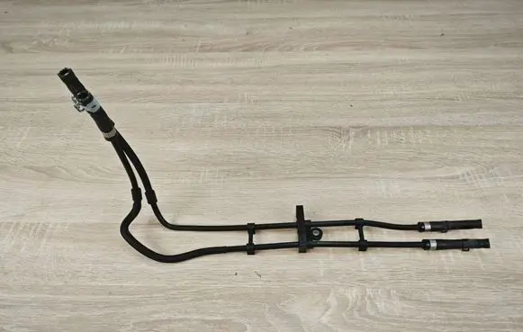 Audi A6 C7 Engine coolant pipe/hose 04L122157BJ