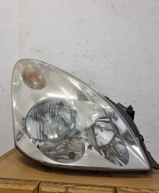 Toyota Corolla Verso AR10 Headlight/headlamp